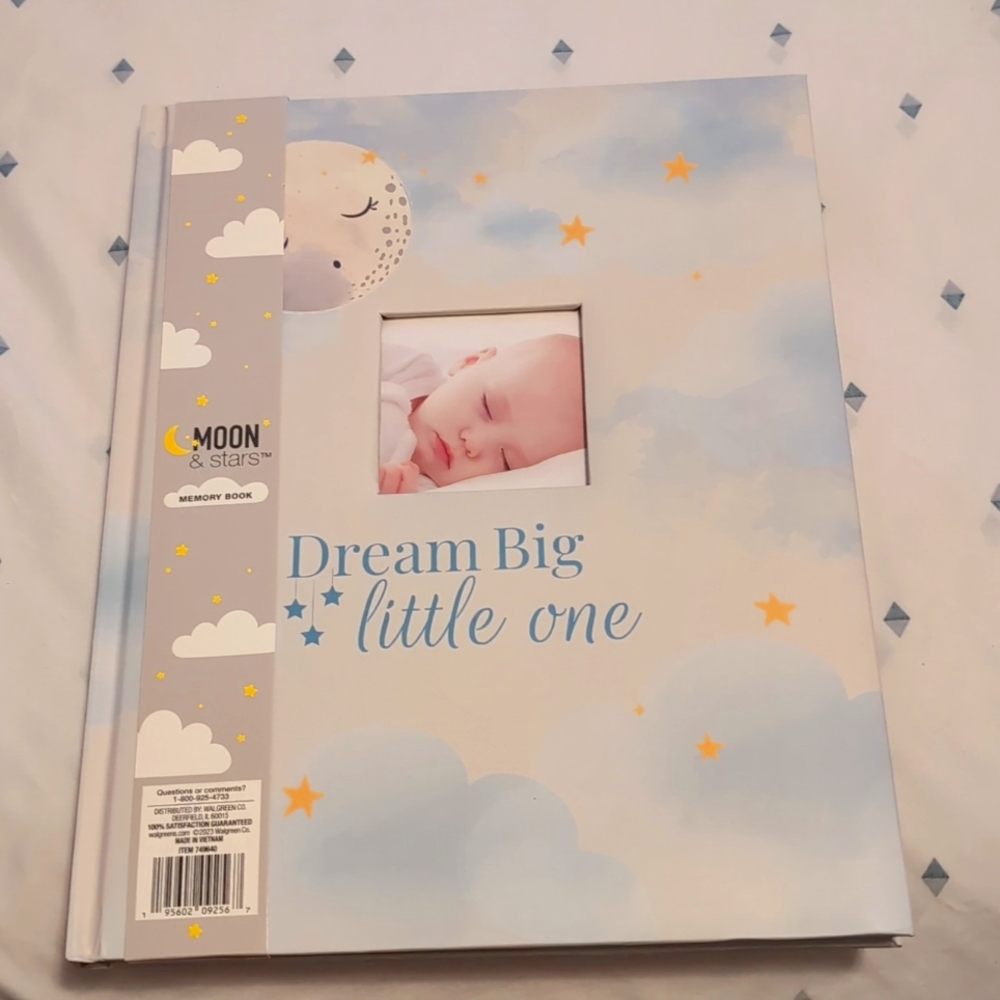Baby Moon & Stars memory book NWT